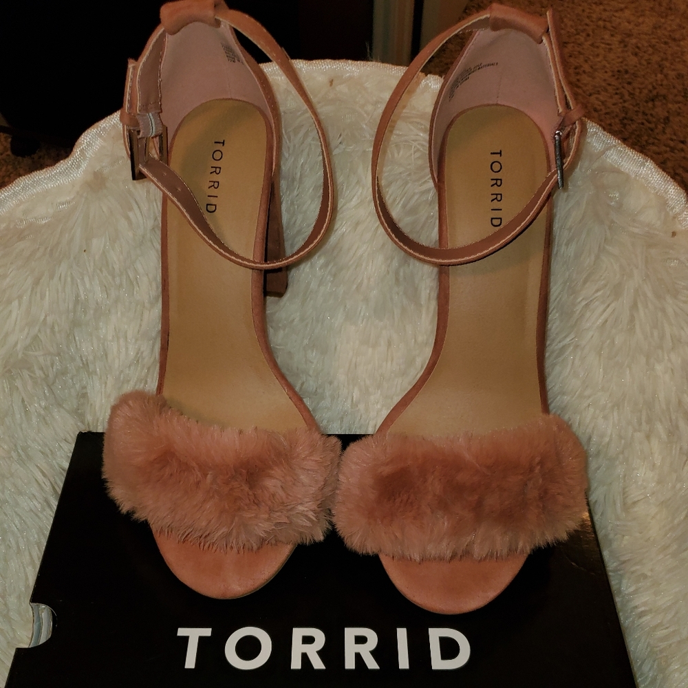 Shoes(heels)